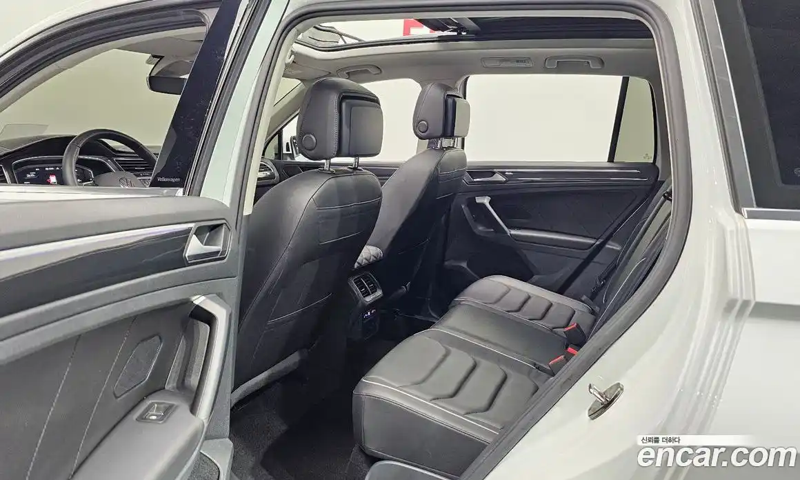 Volkswagen Tiguan 2022 2.0 гидро в Москве № 1765102, фото 17