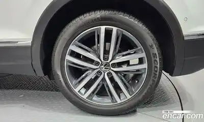 Volkswagen Tiguan 2022 2.0 гидро в Москве № 1765102, миниатюра 7