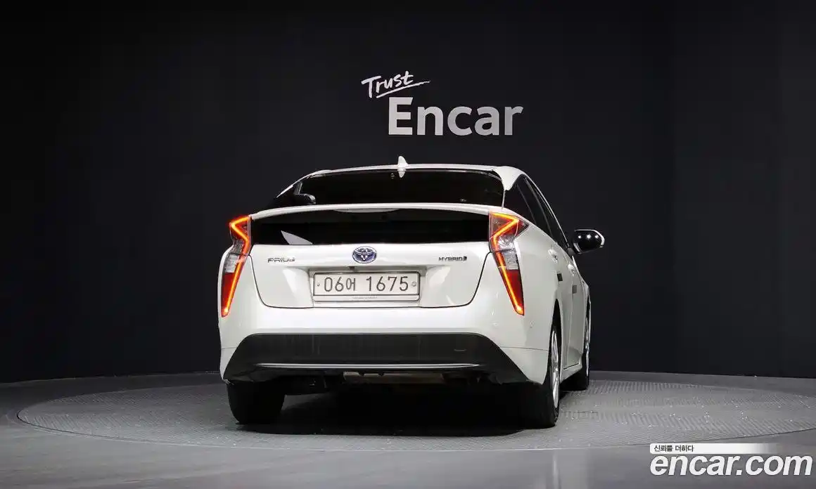 Toyota Prius 2017 1.8 гидро в Москве № 1766895, фото 4