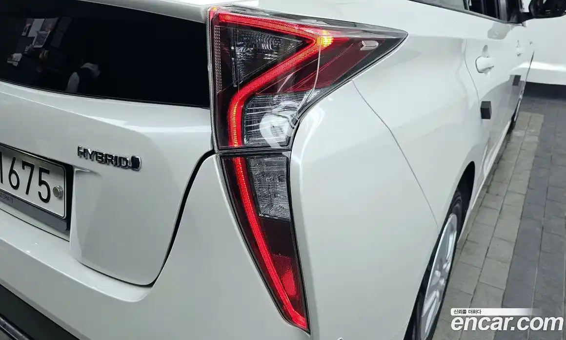 Toyota Prius 2017 1.8 гидро в Москве № 1766895, фото 9