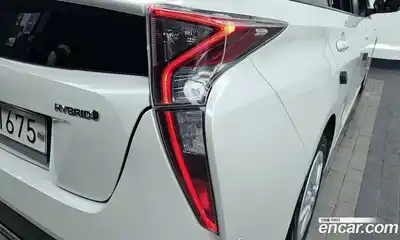 Toyota Prius 2017 1.8 гидро в Москве № 1766895, миниатюра 9