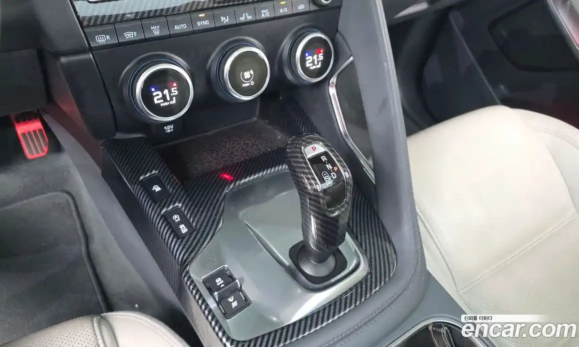 Jaguar E-Pace 2018 2.0 гидро в Москве № 1770332, фото 12