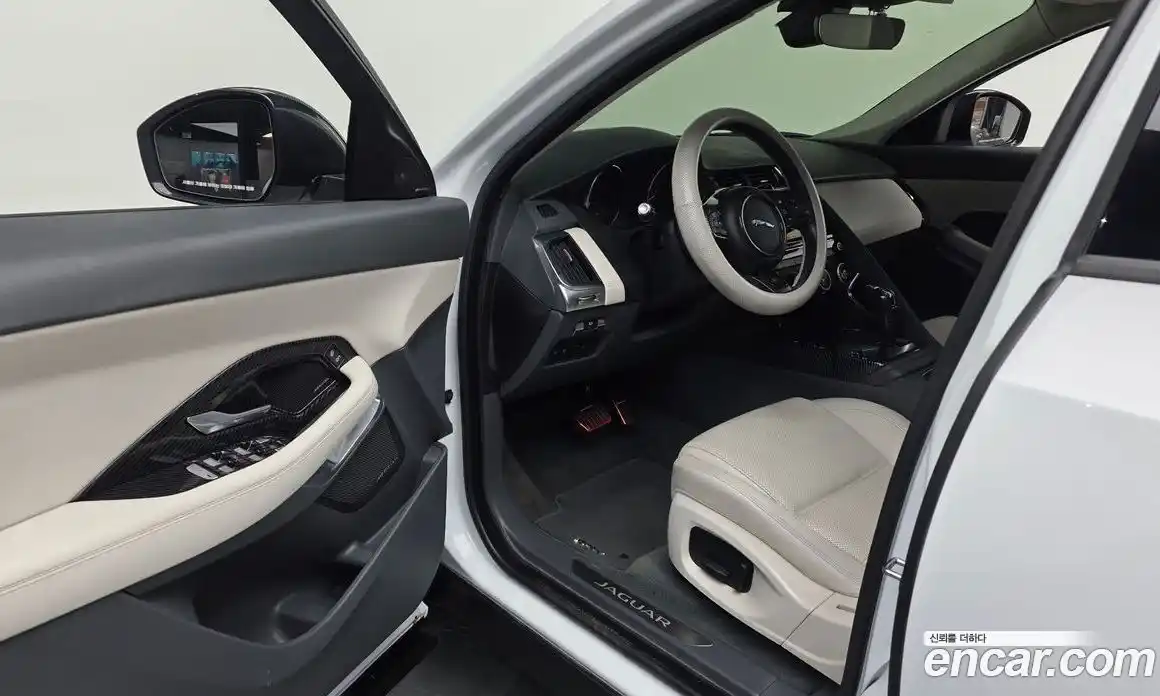 Jaguar E-Pace 2018 2.0 гидро в Москве № 1770332, фото 13