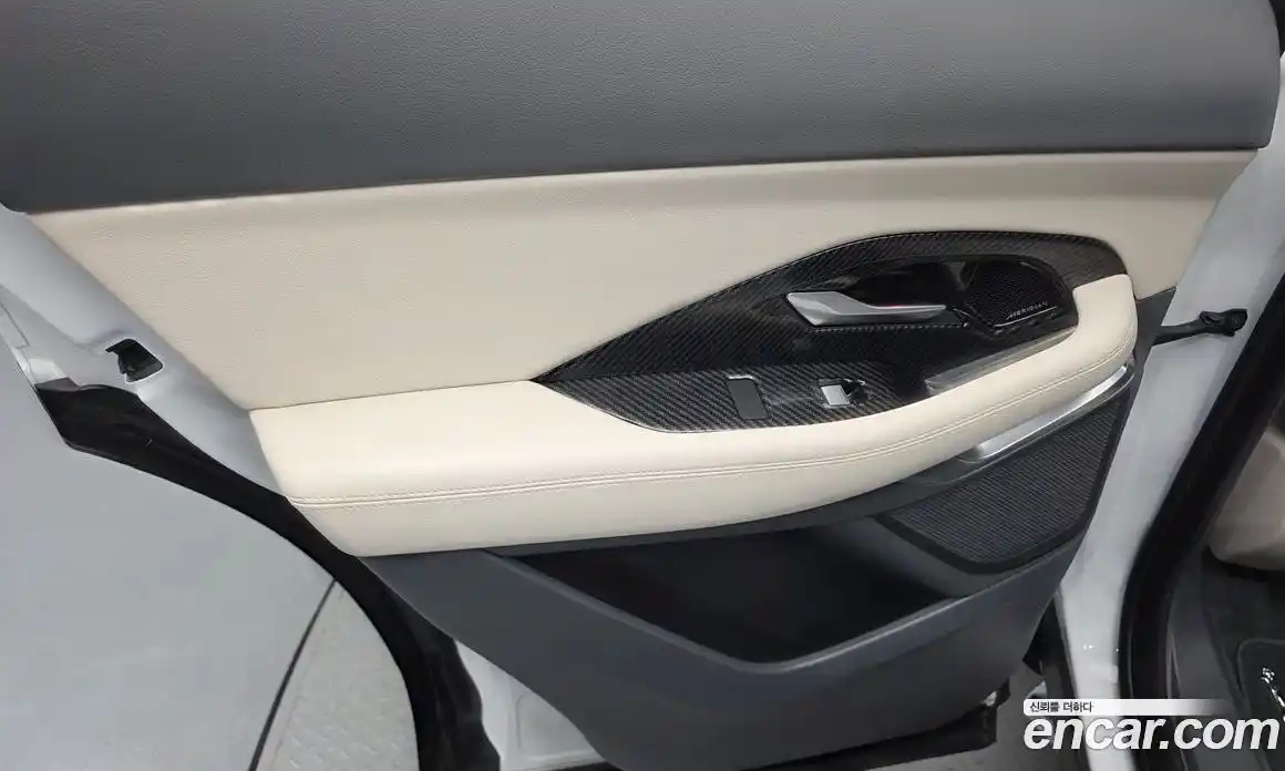 Jaguar E-Pace 2018 2.0 гидро в Москве № 1770332, фото 15