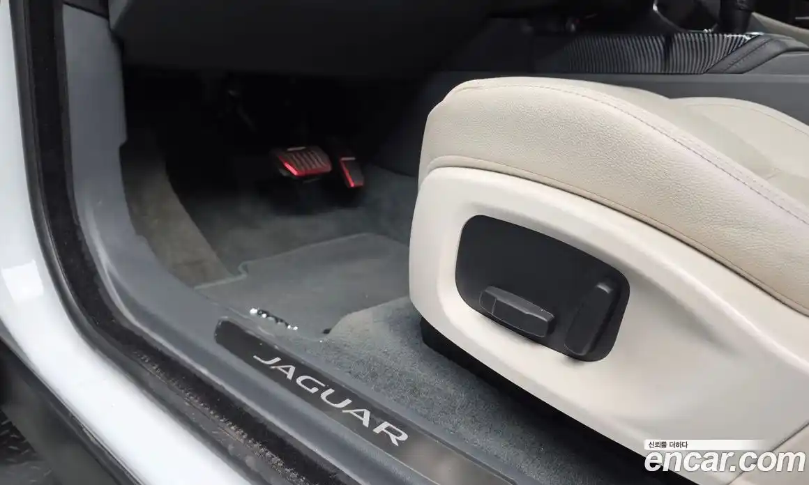 Jaguar E-Pace 2018 2.0 гидро в Москве № 1770332, фото 31