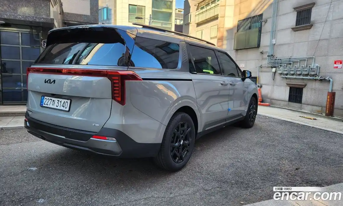 Kia Canival 2025 1.6 гидро в Москве № 1831244, фото 8