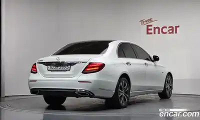 Mercedes-Benz E-Class 2019 2.0 гидро в Москве № 1834267, миниатюра 2