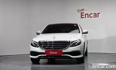 Mercedes-Benz E-Class 2019 2.0 гидро в Москве № 1834267, миниатюра 3