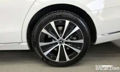Mercedes-Benz E-Class 2019 2.0 гидро в Москве № 1834267, миниатюра 7