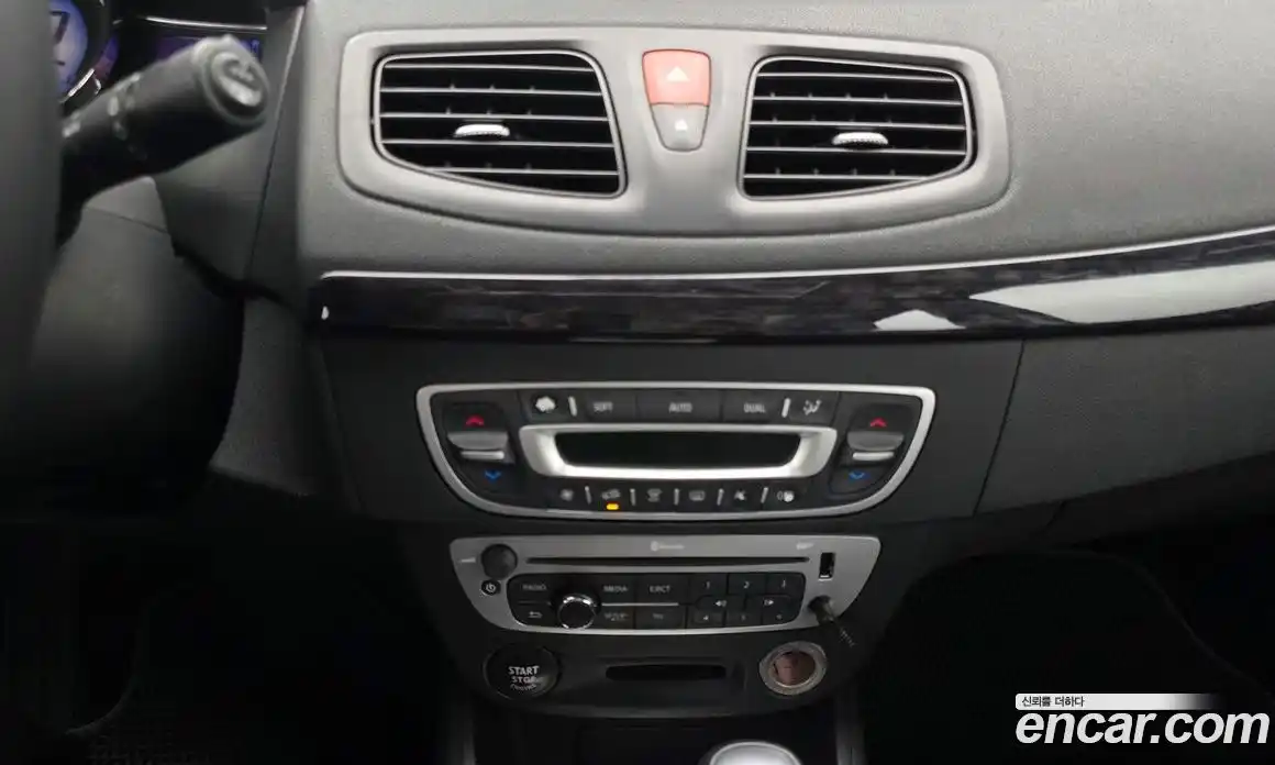 Renault SM3 2014 1.6 гидро в Москве № 1834548, фото 22