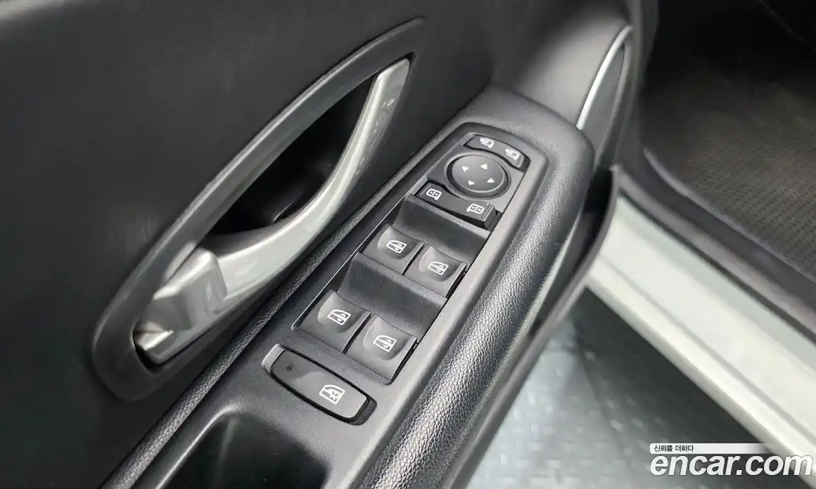 Renault SM3 2014 1.6 гидро в Москве № 1834548, фото 33