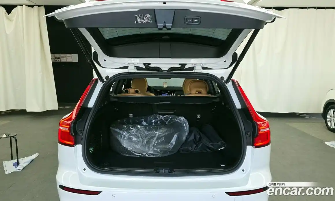 Volvo V60 2021 2.0 гидро в Москве № 1836864, фото 26