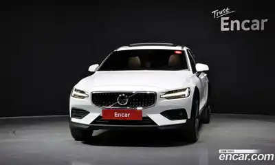 Volvo V60 2021 2.0 гидро в Москве № 1836864, миниатюра 3