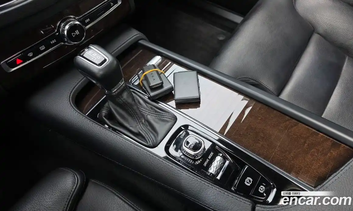 Volvo XC90 2016 2.0 гидро в Москве № 1836896, фото 9