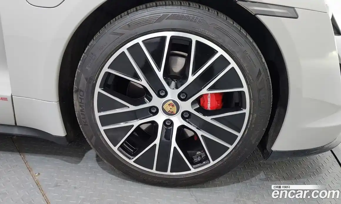 Porsche Taycan 2021 0.1 гидро в Москве № 1837144, фото 7
