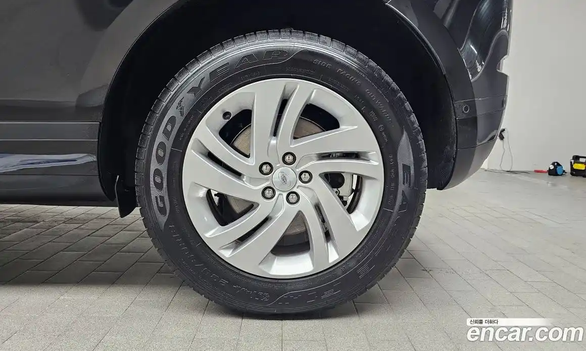 Land Rover Range-Rover Evoque 2025 2.0 гидро в Москве № 1837292, фото 7