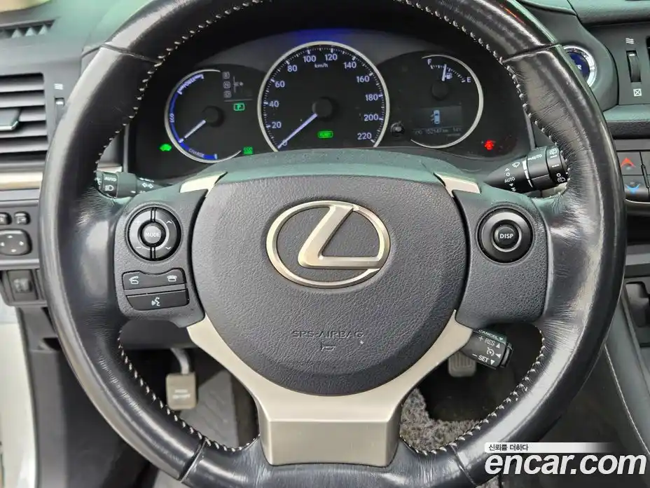 Lexus CT200h 2015 1.8 гидро в Москве № 1838010, фото 9