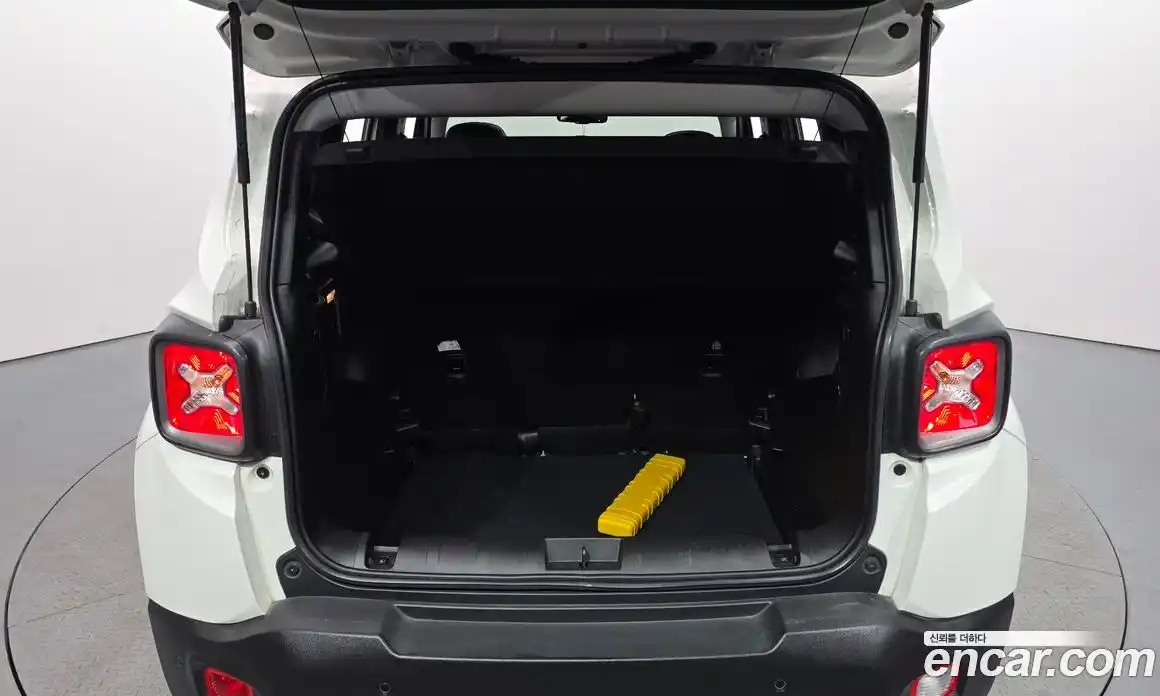 Jeep Renegade 2021 2.4 гидро в Москве № 1838297, фото 26
