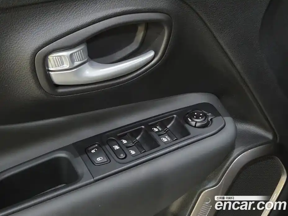Jeep Renegade 2023 1.3 гидро в Москве № 1838445, фото 15