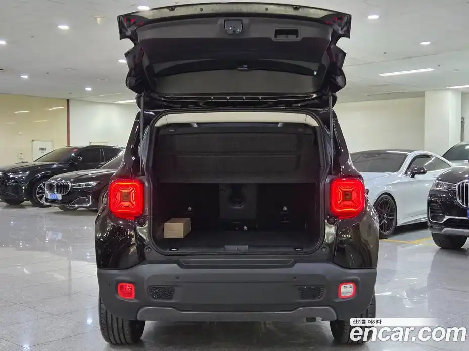 Jeep Renegade 2023 1.3 гидро в Москве № 1838445, фото 19