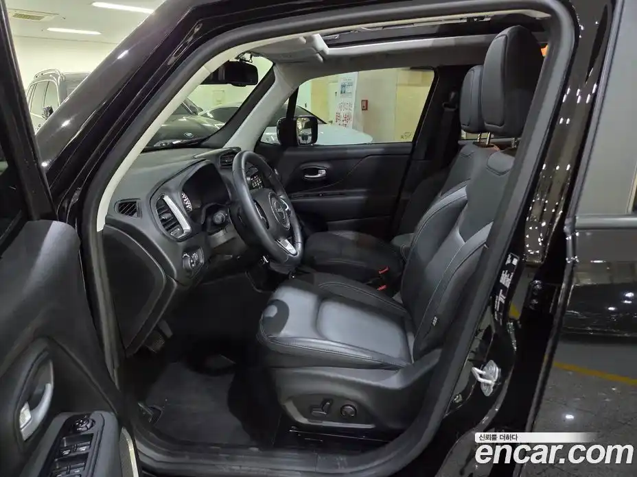 Jeep Renegade 2023 1.3 гидро в Москве № 1838445, фото 6