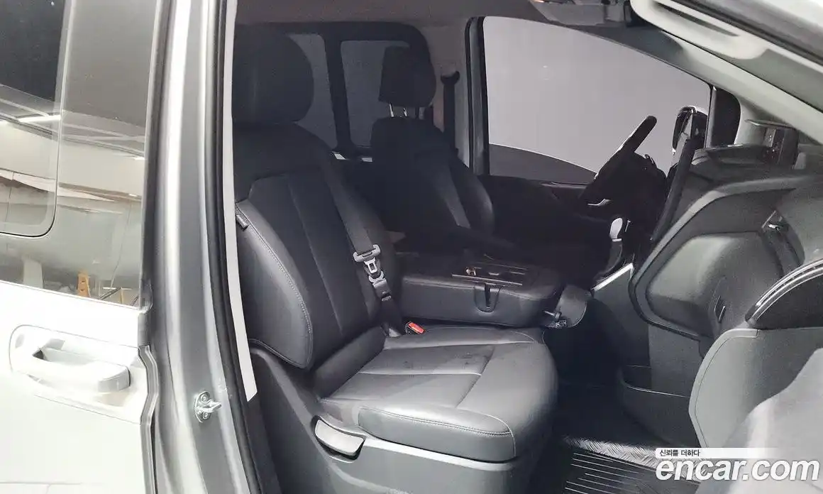 Hyundai Staria 2025 2.2 гидро в Москве № 129685, фото 11