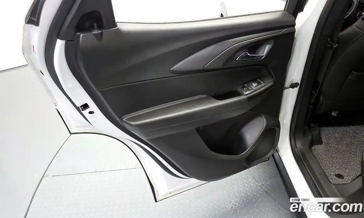 Chevrolet TrailBlazer 2020 1.3 гидро в Москве, фото 15