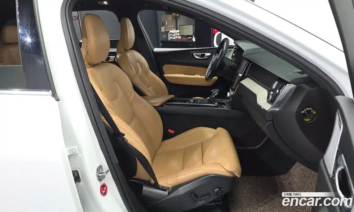 Volvo XC60 2020 2.0 гидро в Москве № 1348797, фото 17
