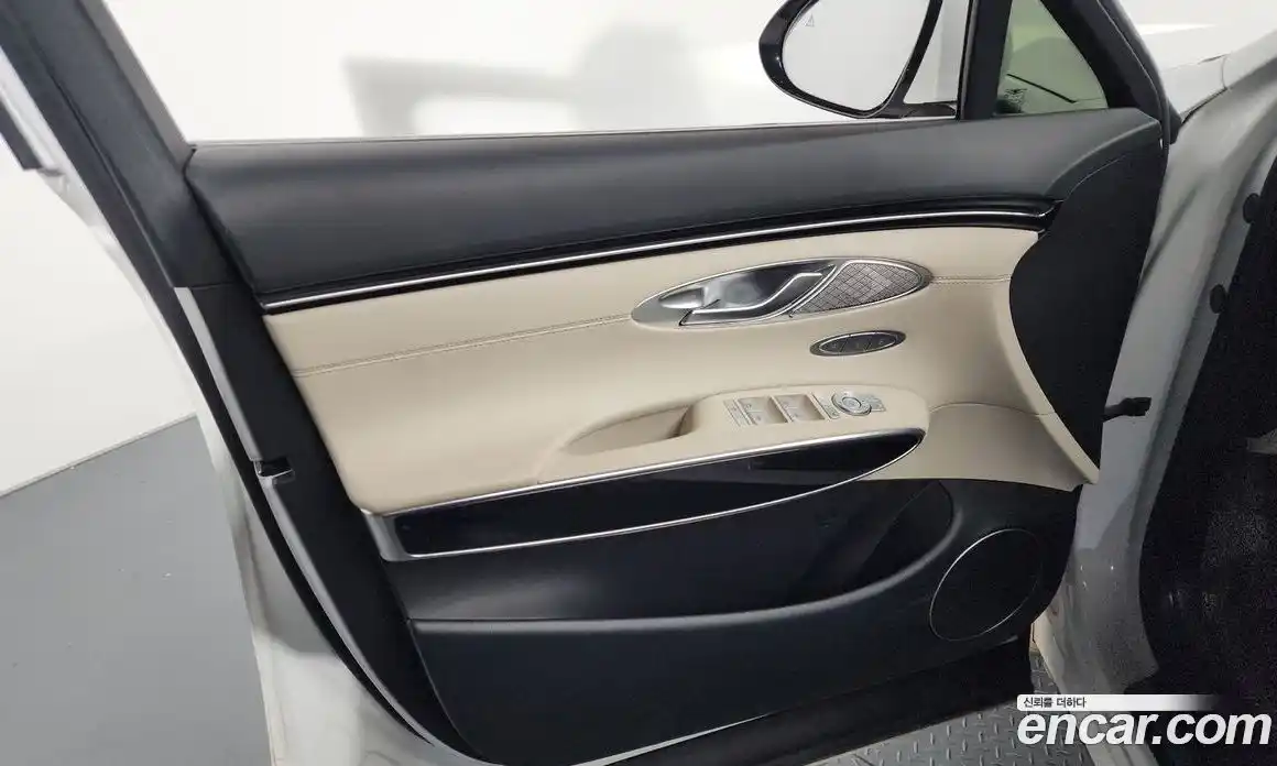 Genesis GV70 2023 2.5 гидро, фото 14
