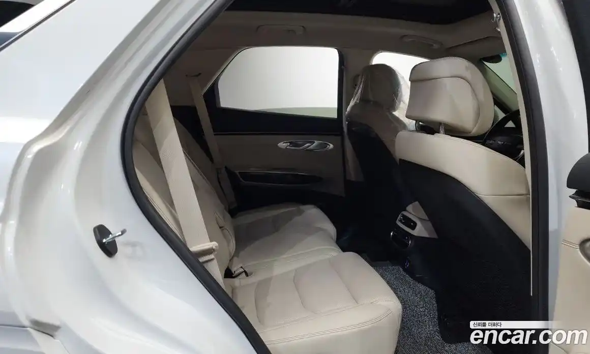Genesis GV70 2023 2.5 гидро, фото 25
