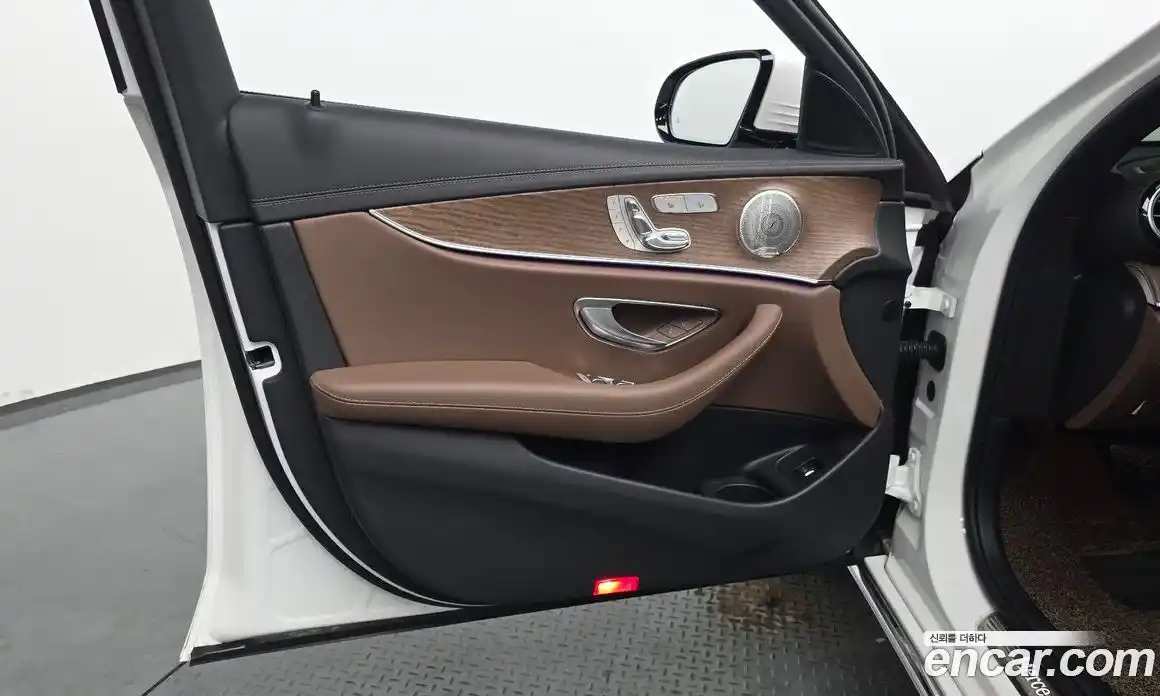 Mercedes-Benz E-Class 2023 1.9 гидро в Москве № 1403411, фото 31