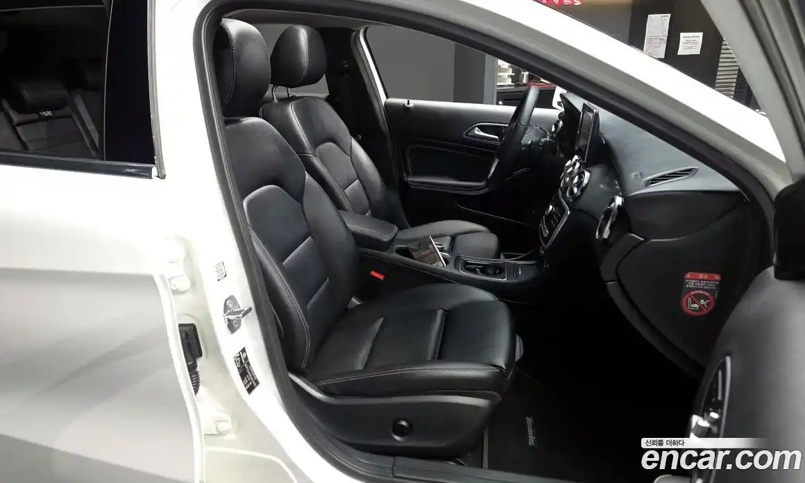 Mercedes-Benz GLA-Class 2018 2.0 гидро в Москве № 1403490, фото 16