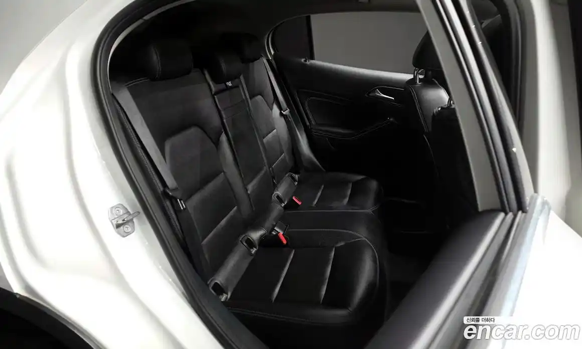 Mercedes-Benz GLA-Class 2018 2.0 гидро в Москве № 1403490, фото 17