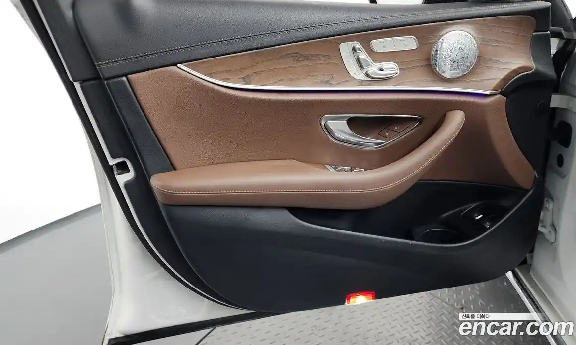 Mercedes-Benz E-Class 2020 2.0 гидро в Москве № 1403928, фото 13