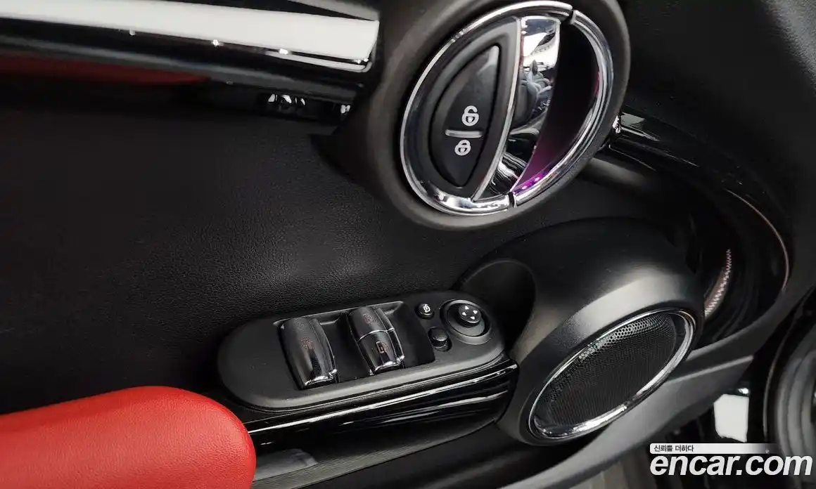 Mini Cooper Convertible 2020 2.0 гидро в Москве № 1405197, фото 33