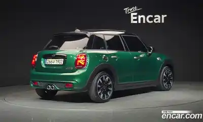 Mini Cooper 2020 2.0 гидро в Москве № 145434, миниатюра 2