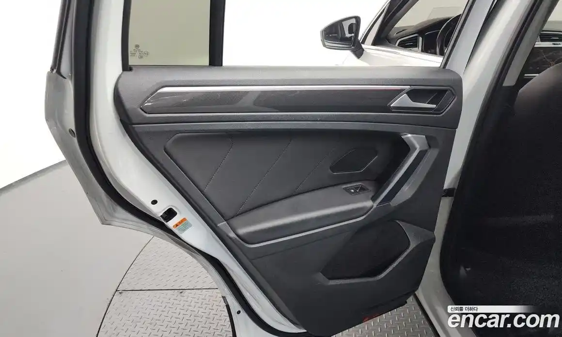 Volkswagen Tiguan 2022 2.0 гидро в Москве № 1549161, фото 15