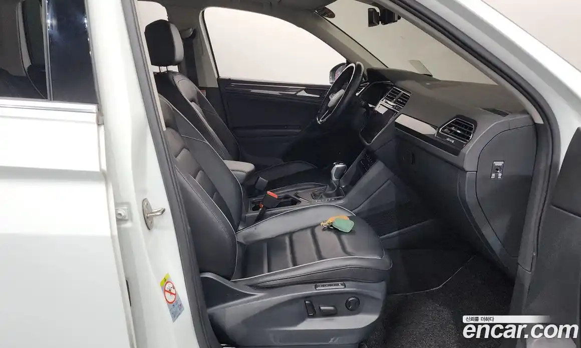 Volkswagen Tiguan 2022 2.0 гидро в Москве № 1549161, фото 17