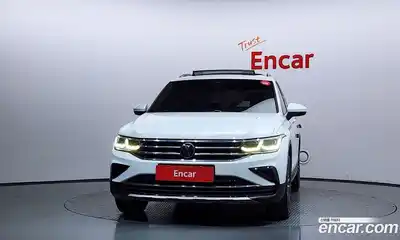 Volkswagen Tiguan 2022 2.0 гидро в Москве № 1549161, миниатюра 3