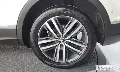 Volkswagen Tiguan 2022 2.0 гидро в Москве № 1549161, миниатюра 7