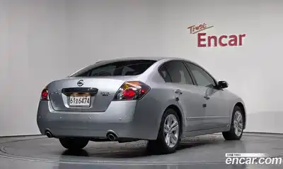 Nissan Altima, 2010
