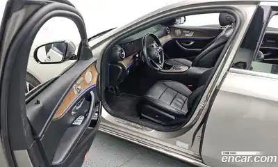 Mercedes-Benz E-Class 2021 2.0 гидро в Москве, миниатюра 10