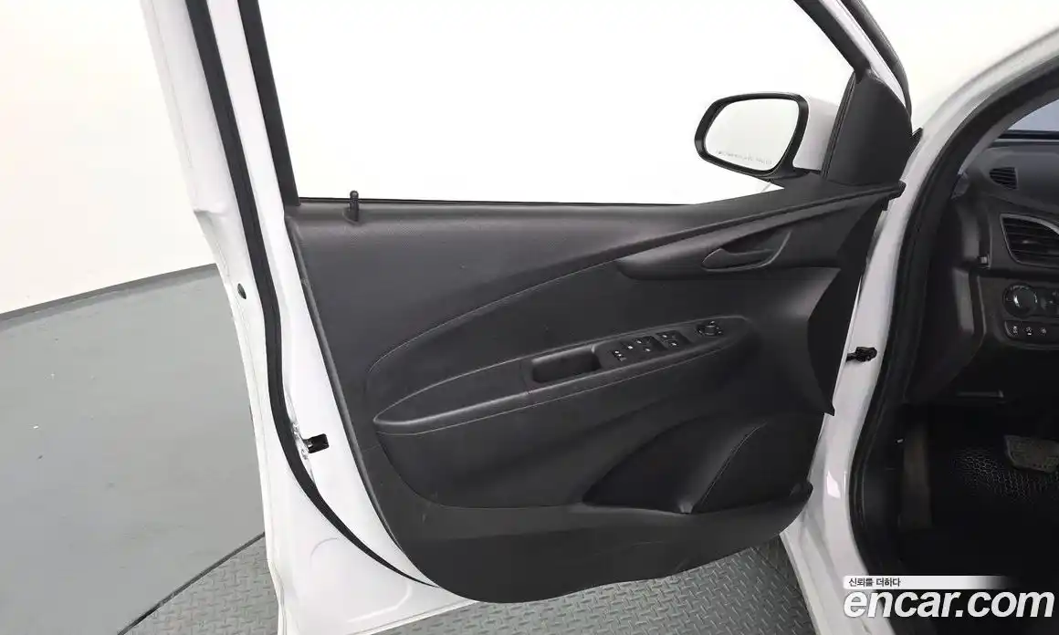 Chevrolet Spark 2018 1.0 гидро в Москве, фото 14