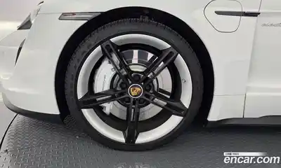 Porsche Taycan 2023 0.1 гидро в Москве № 1618922, миниатюра 5