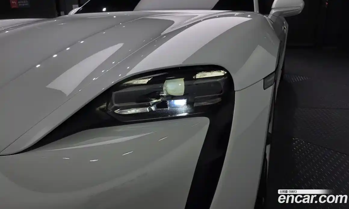 Porsche Taycan 2023 0.1 гидро в Москве № 1618922, фото 8