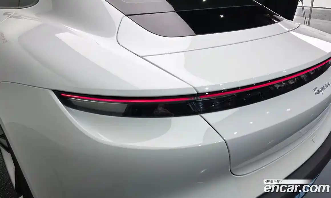 Porsche Taycan 2023 0.1 гидро в Москве № 1618922, фото 9