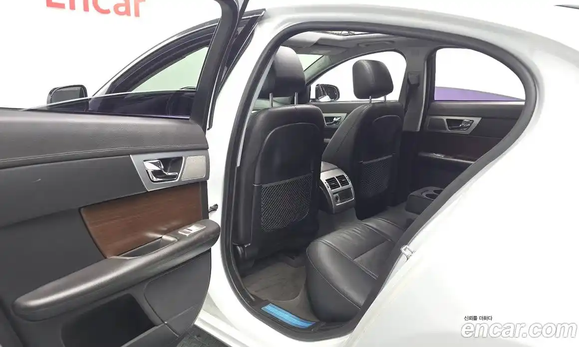 Jaguar XF 2014 2.0 гидро в Москве № 1625535, фото 16