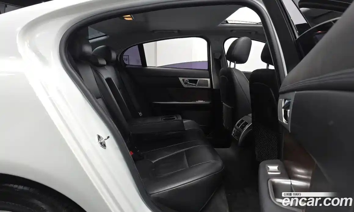 Jaguar XF 2014 2.0 гидро в Москве № 1625535, фото 18