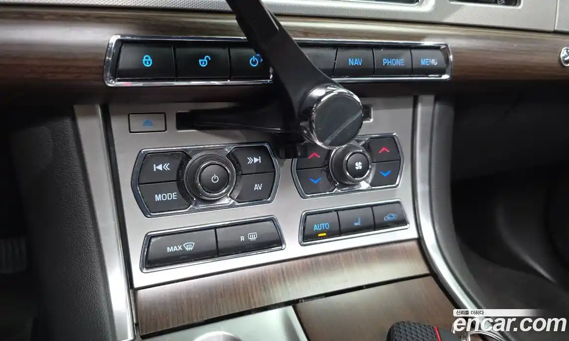 Jaguar XF 2014 2.0 гидро в Москве № 1625535, фото 32