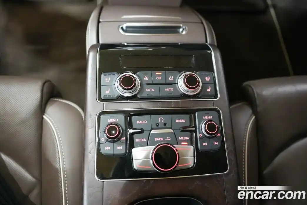 Audi A8 2011 6.3 гидро в Москве № 164082, фото 15